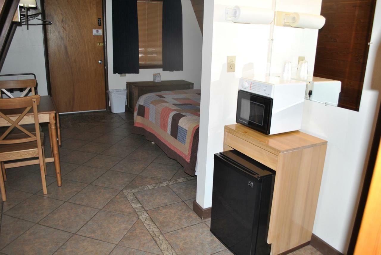 Aspen Inn Fort Klamath Eksteriør billede