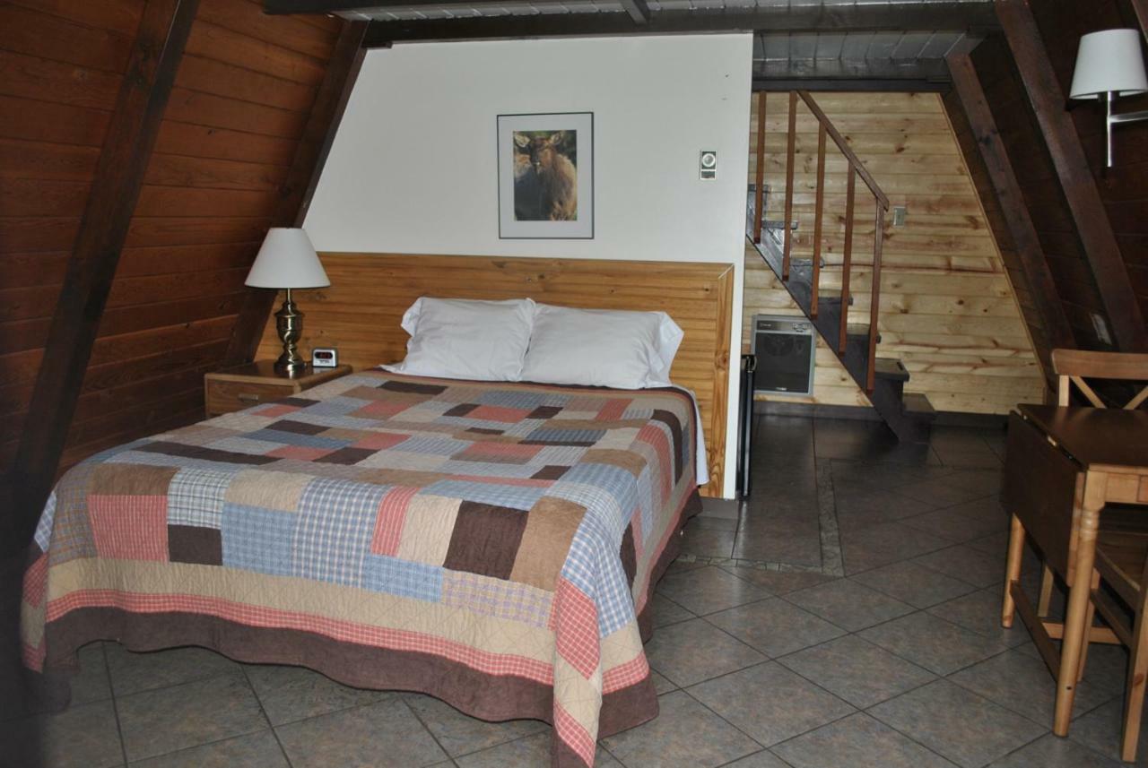 Aspen Inn Fort Klamath Eksteriør billede