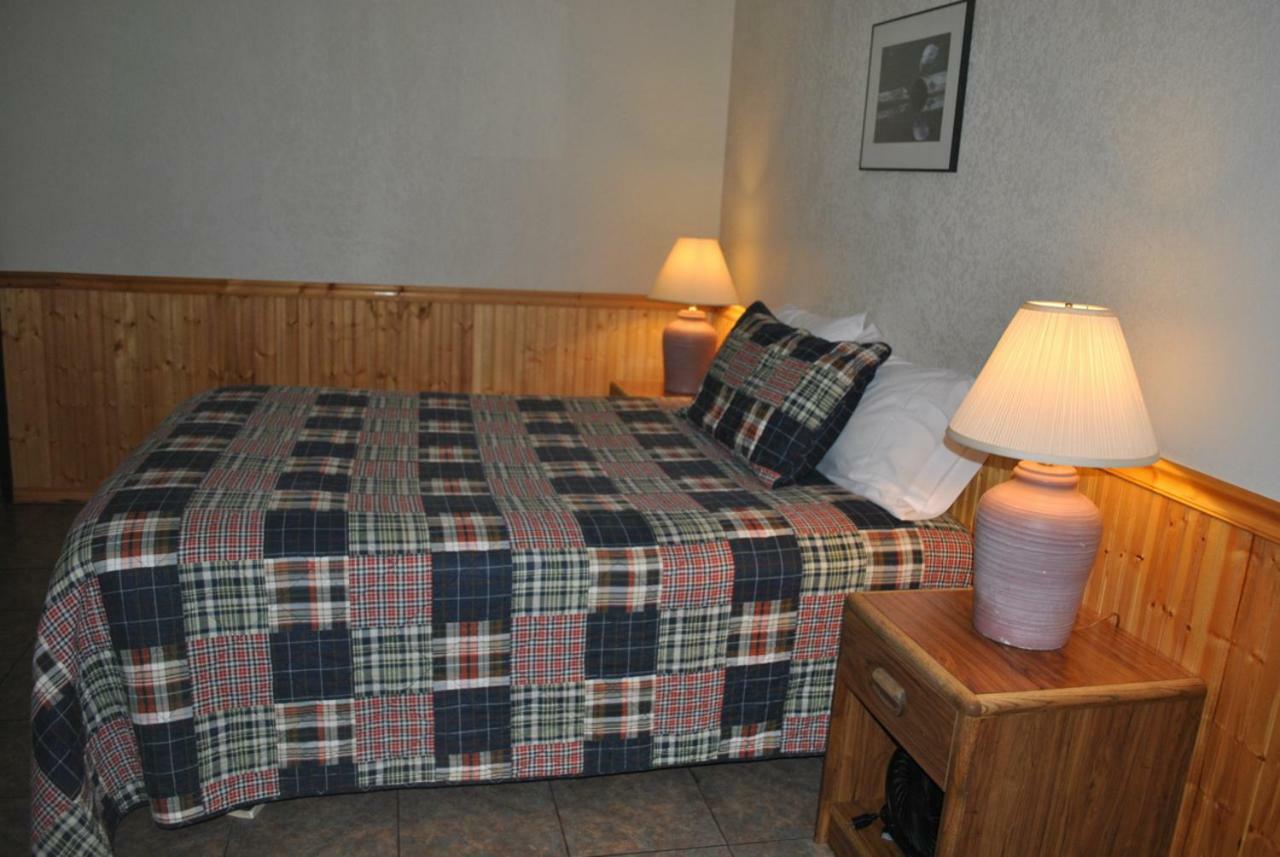 Aspen Inn Fort Klamath Eksteriør billede