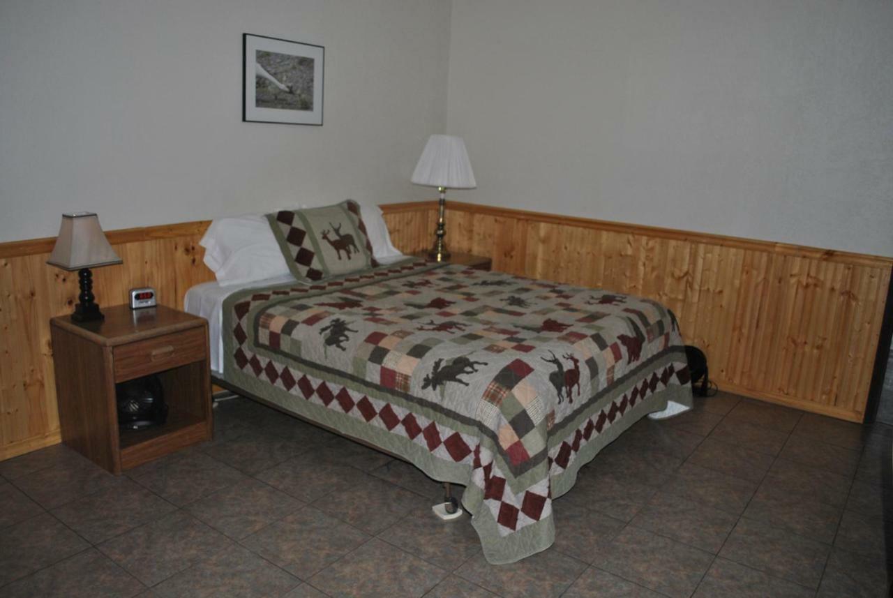 Aspen Inn Fort Klamath Eksteriør billede