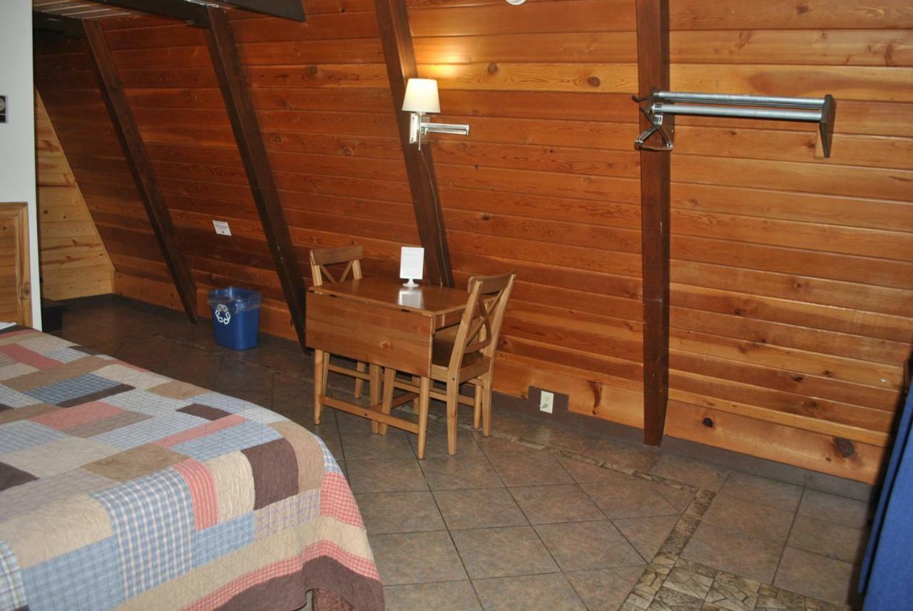 Aspen Inn Fort Klamath Eksteriør billede