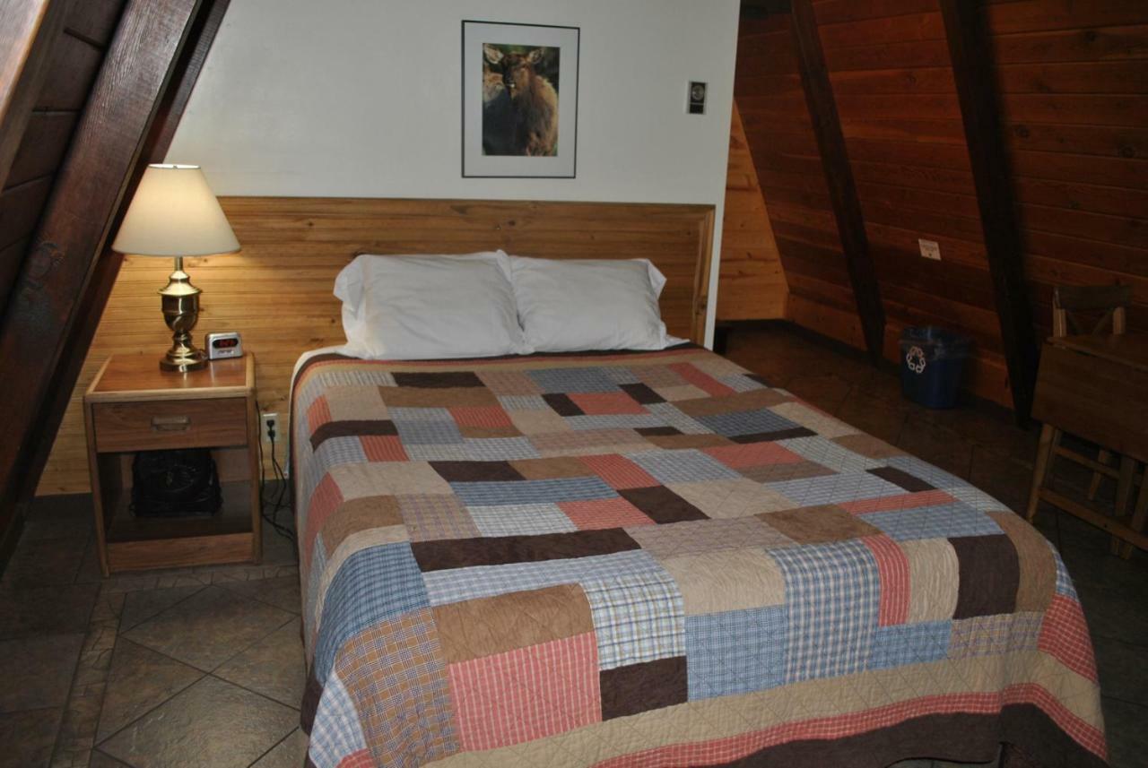 Aspen Inn Fort Klamath Eksteriør billede