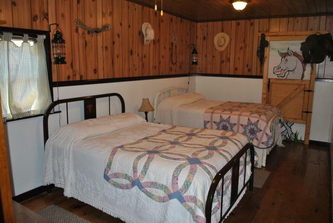 Aspen Inn Fort Klamath Eksteriør billede