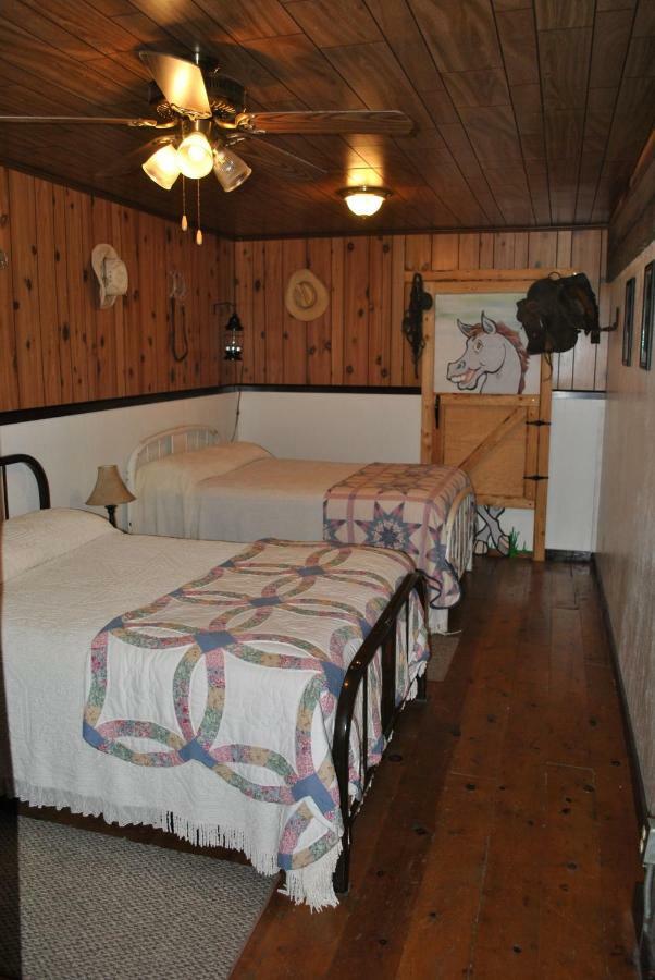Aspen Inn Fort Klamath Eksteriør billede